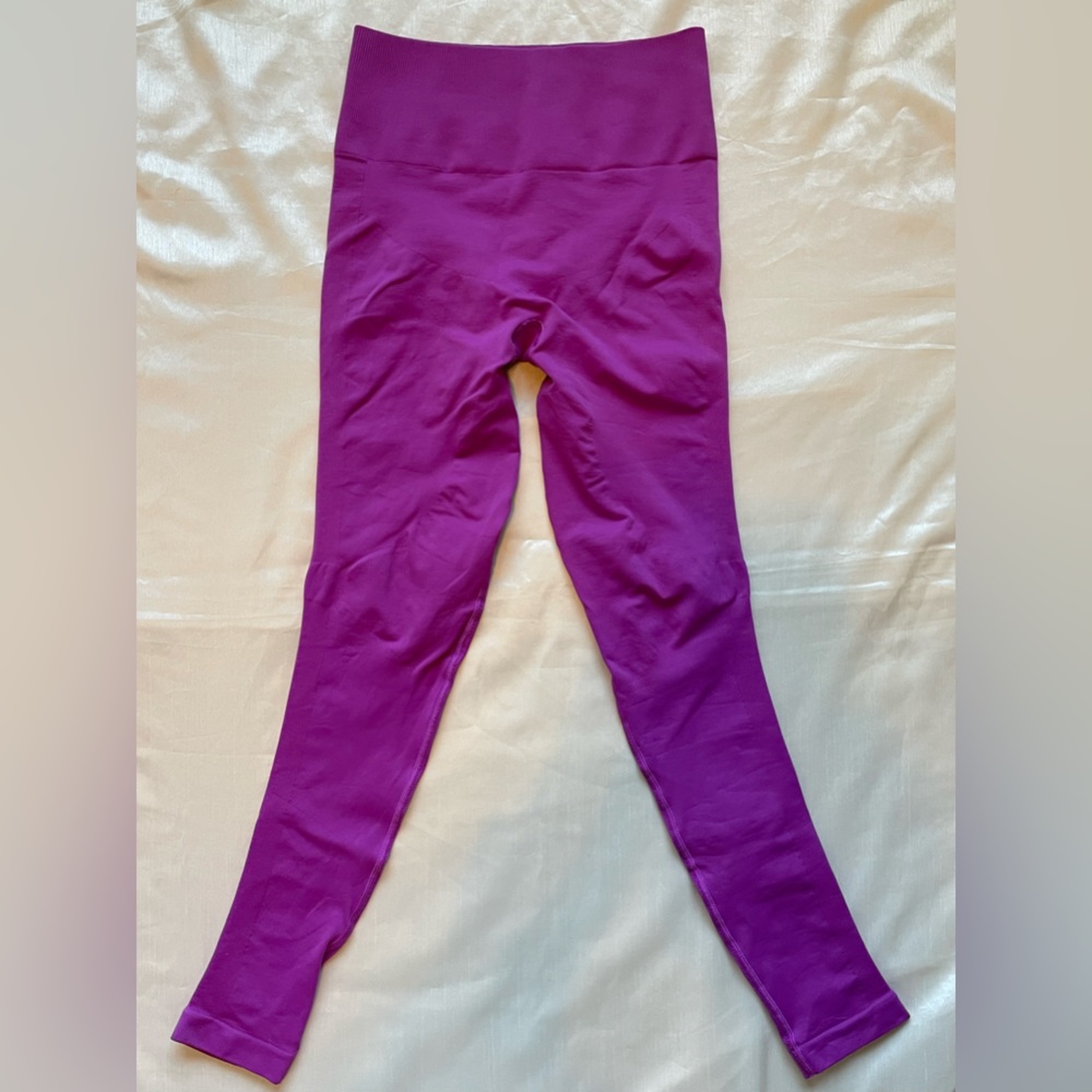 Lululemon Zone In Tight in Tender Violet - Picture 6 of 9